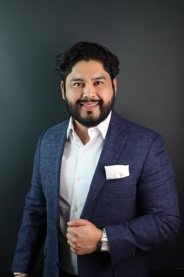 Portrait of DR. NOÉ HERRERA DOMÍNGUEZ
